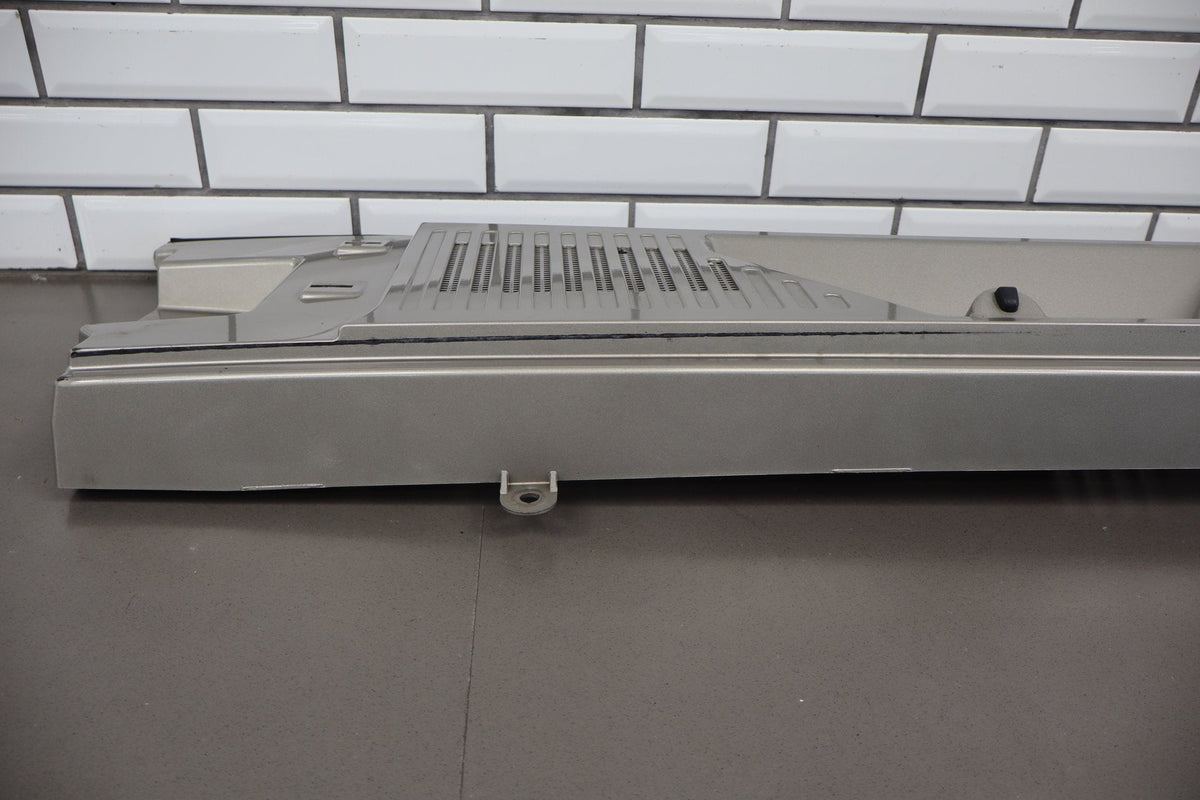 2003-2009 Hummer H2 - Center Cowl Vent Panel 19256401