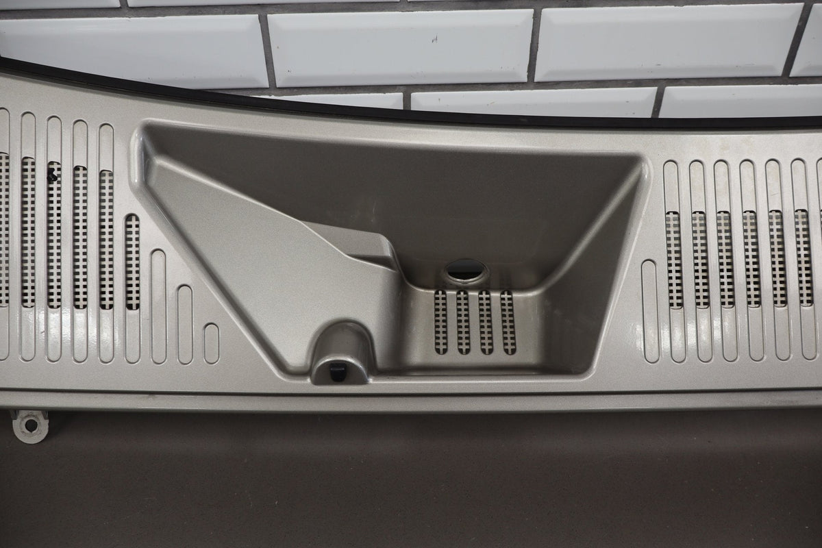 2003-2009 Hummer H2 - Center Cowl Vent Panel 19256401