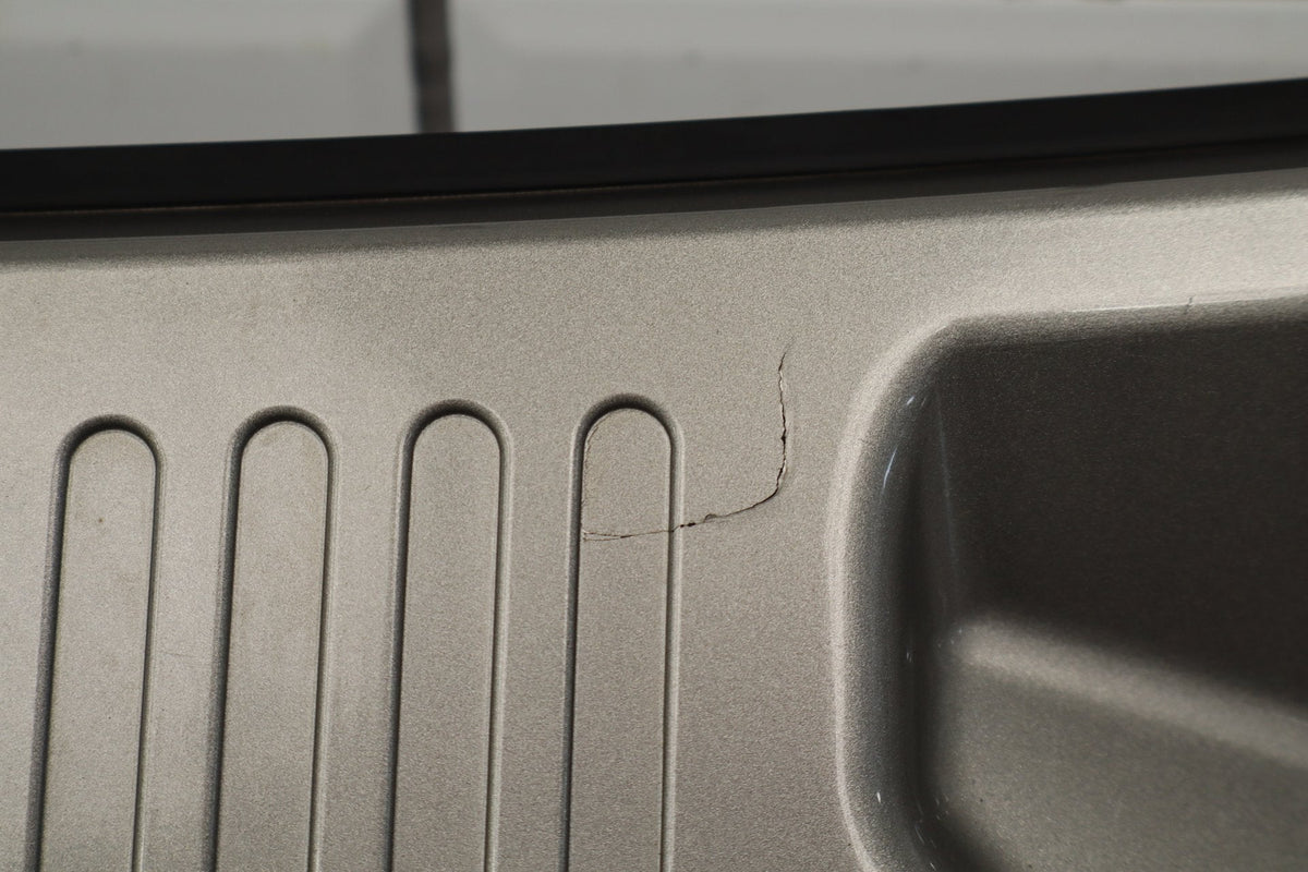 2003-2009 Hummer H2 - Center Cowl Vent Panel 19256401