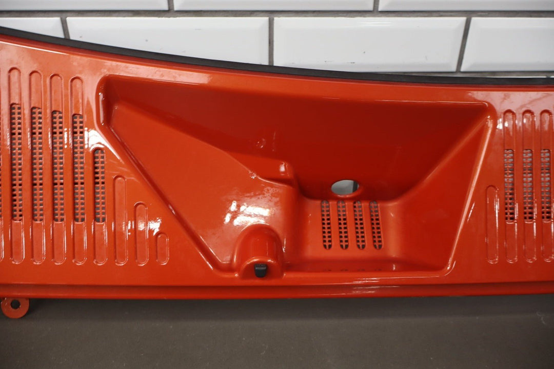 2003 - 2009 Hummer H2 - Center Cowl Vent Panel Inferno Orange 28 19256401