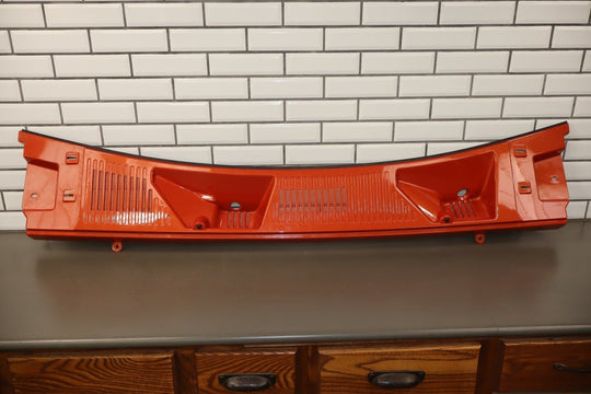 2003 - 2009 Hummer H2 - Center Cowl Vent Panel Inferno Orange 28 19256401