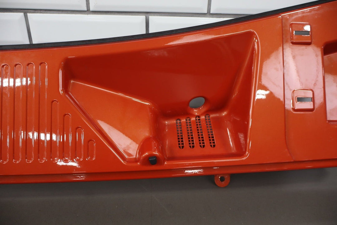 2003 - 2009 Hummer H2 Center Cowl Vent Panel *Inferno Orange 28* 19256401