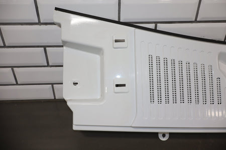 2003-2009 Hummer H2- Center Cowl Vent Panel Olympic White 50 19256401