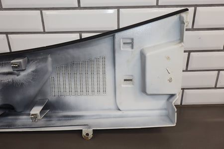 2003-2009 Hummer H2- Center Cowl Vent Panel Olympic White 50 19256401
