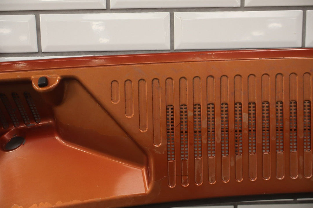 2003 - 2009 Hummer H2 - Center Cowl Vent Panel Orange 71 19256401