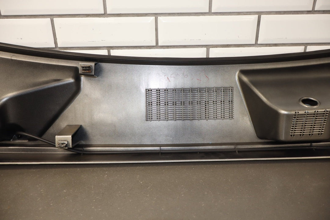 2003 - 2009 Hummer H2 - Center Cowl Vent Panel Pewter 11 19256401