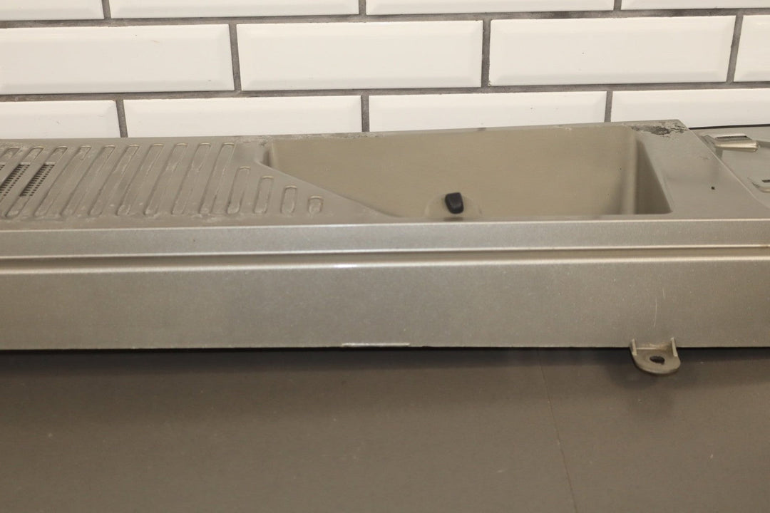 2003 - 2009 Hummer H2 - Center Cowl Vent Panel Pewter 11 19256401
