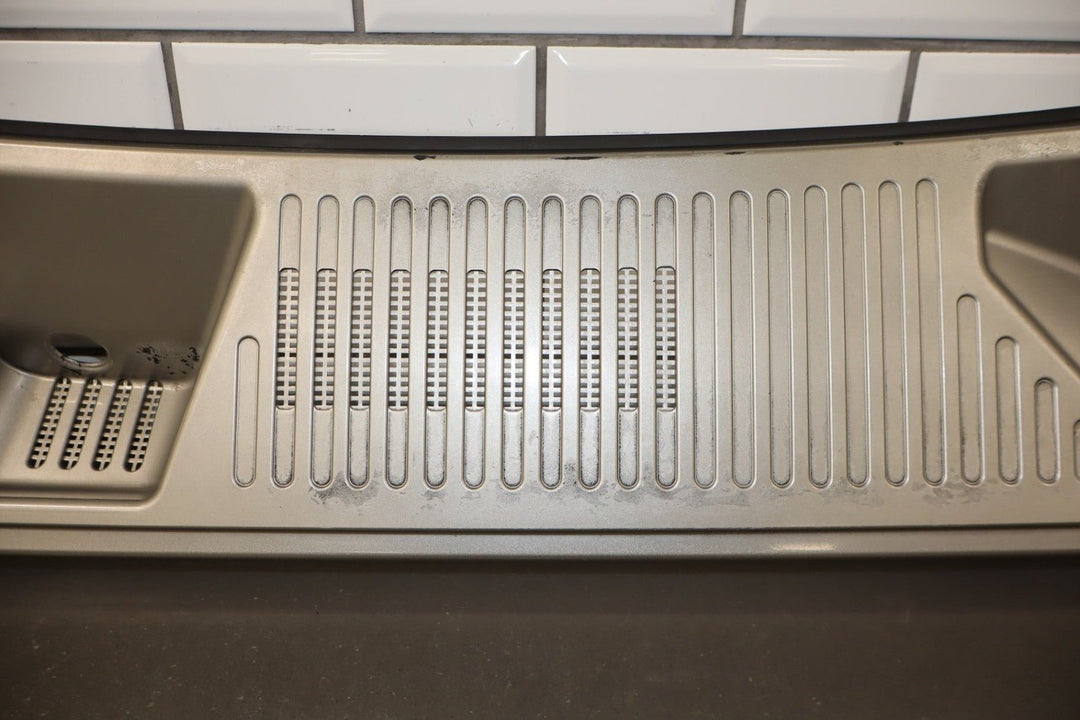 2003 - 2009 Hummer H2 - Center Cowl Vent Panel Pewter 11 19256401