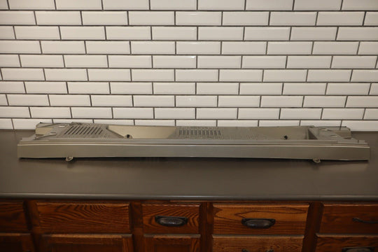 2003 - 2009 Hummer H2 - Center Cowl Vent Panel Pewter 11 19256401