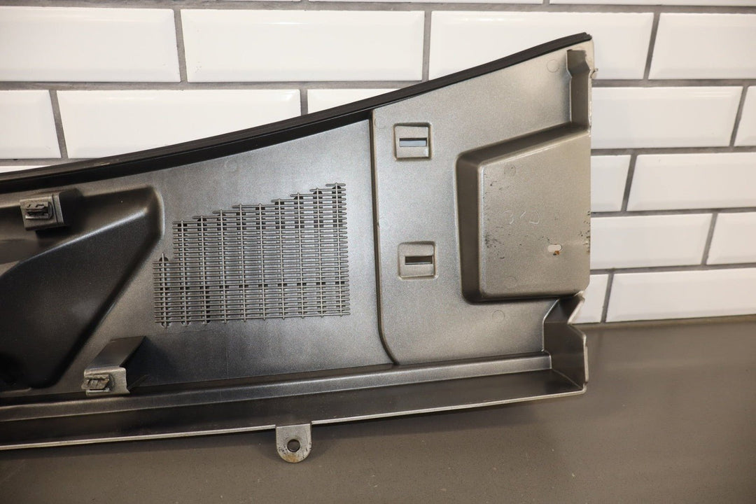 2003 - 2009 Hummer H2 - Center Cowl Vent Panel Pewter 11 19256401