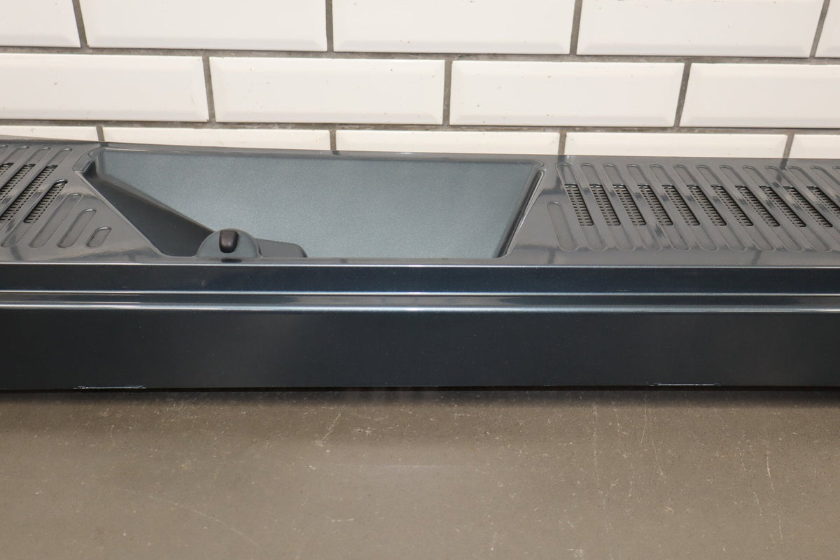 2003-2009 Hummer H2 - Center Cowl Vent Panel Stealth Gray 46 19256401