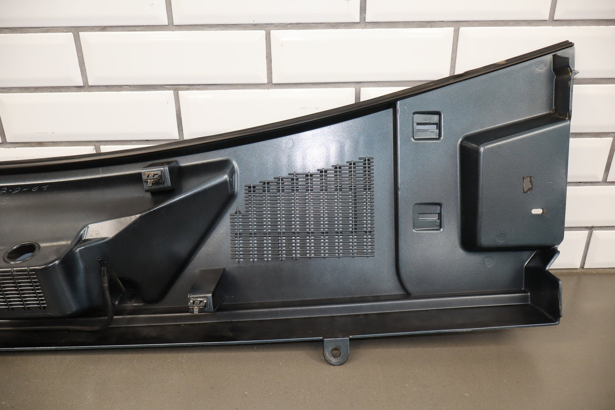 2003-2009 Hummer H2 - Center Cowl Vent Panel Stealth Gray 46 19256401