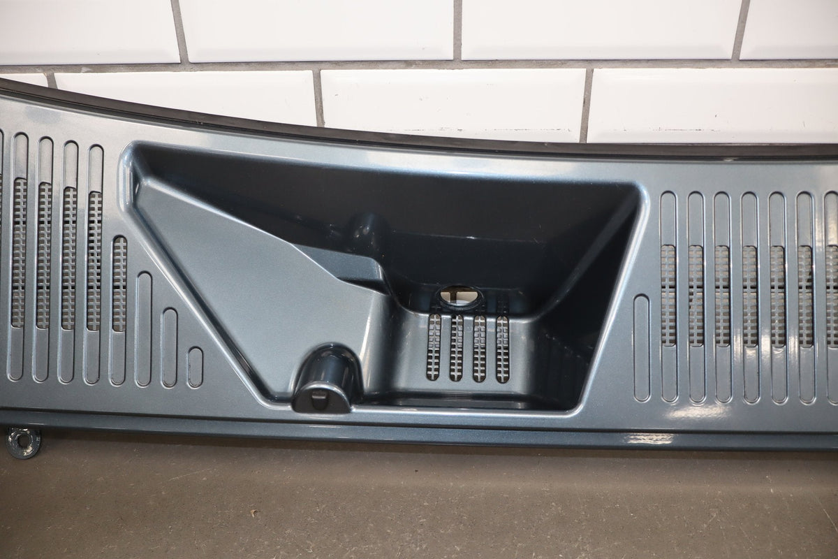 2003-2009 Hummer H2 - Center Cowl Vent Panel Stealth Gray 46 19256401