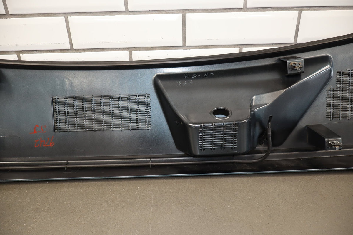 2003-2009 Hummer H2 - Center Cowl Vent Panel Stealth Gray 46 19256401