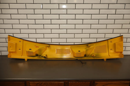 2003-2009 Hummer H2- Center Cowl Vent Panel Yellow 41 19256401