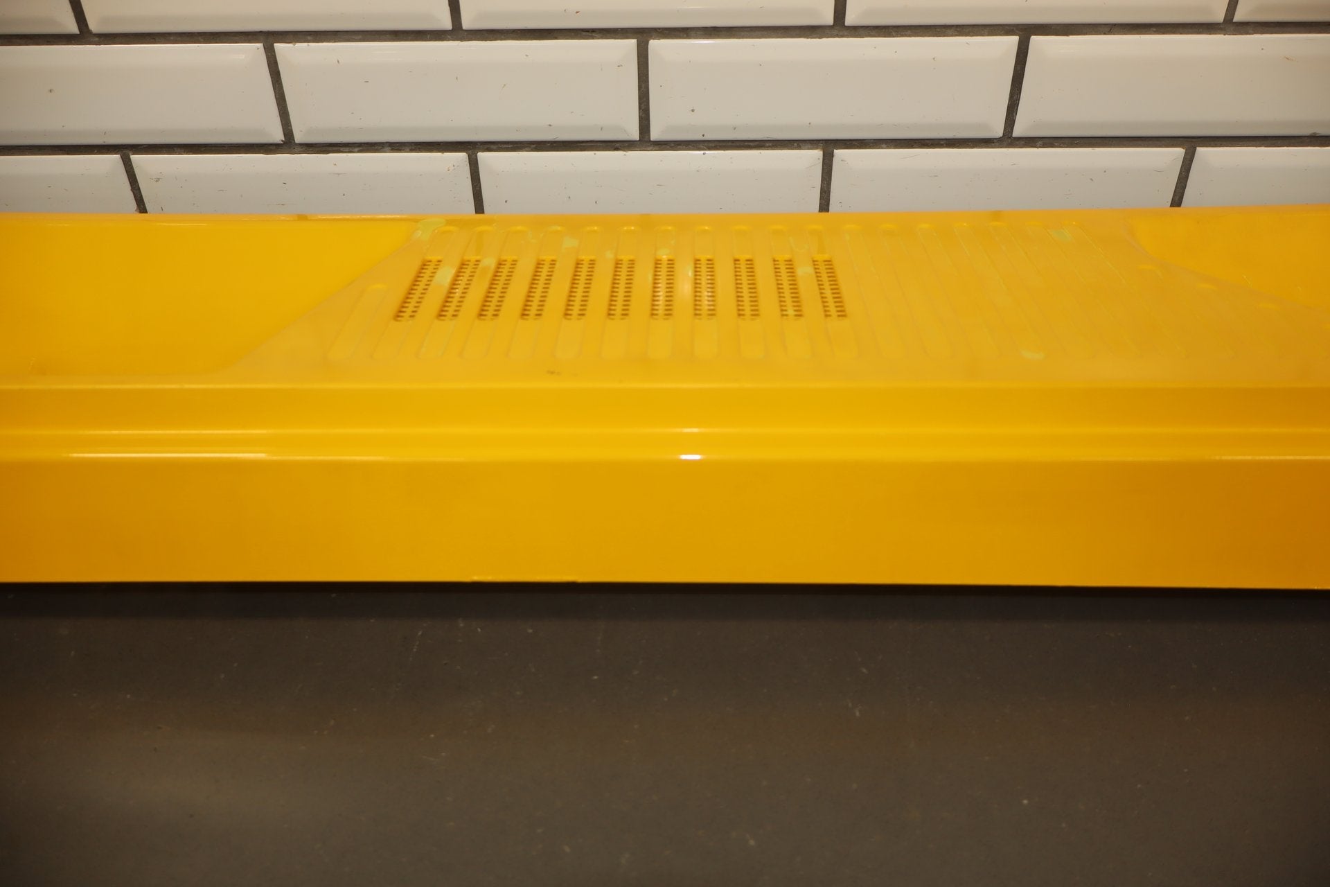 2003-2009 Hummer H2- Center Cowl Vent Panel Yellow 41 19256401
