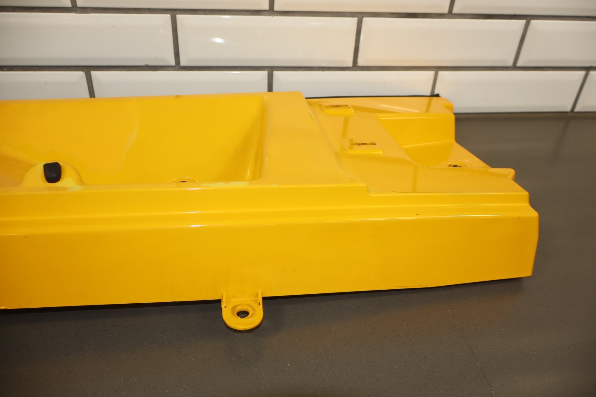 2003-2009 Hummer H2- Center Cowl Vent Panel Yellow 41 19256401