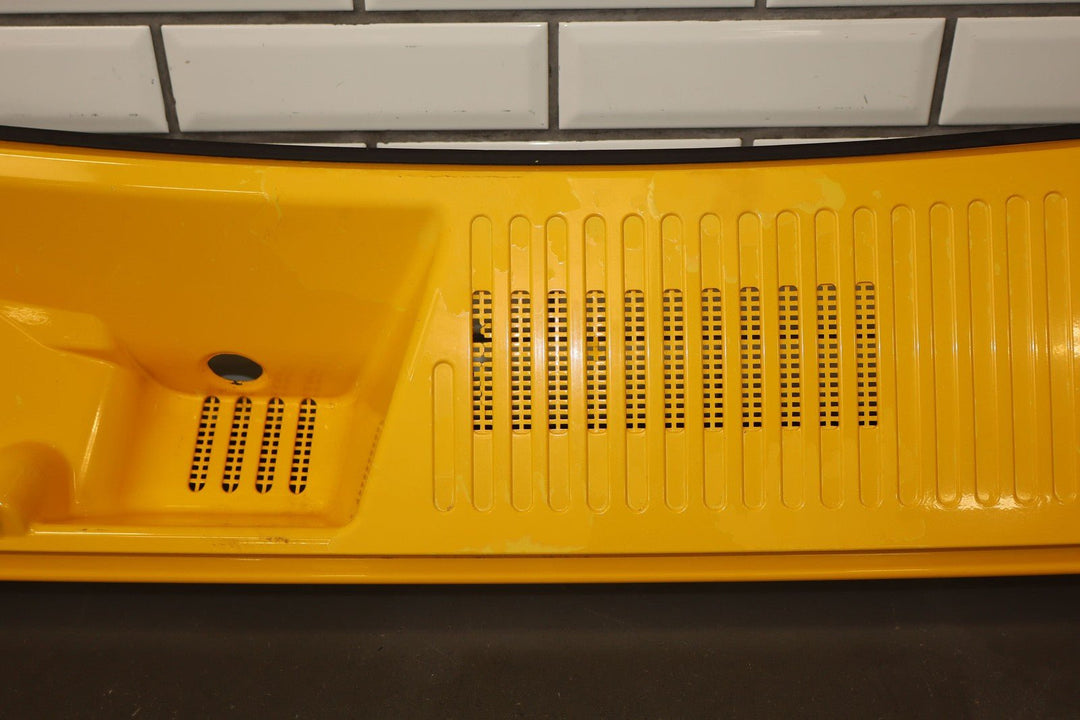 2003 - 2009 Hummer H2 Cowl Vent Panel Center Section