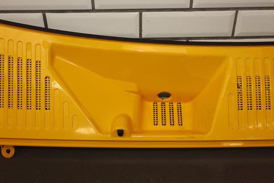 2003 - 2009 Hummer H2 Cowl Vent Panel Center Section