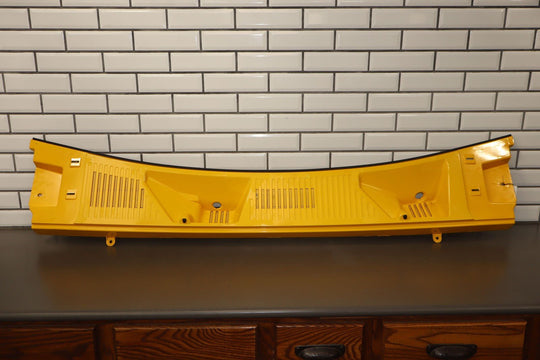 2003 - 2009 Hummer H2 Cowl Vent Panel Center Section