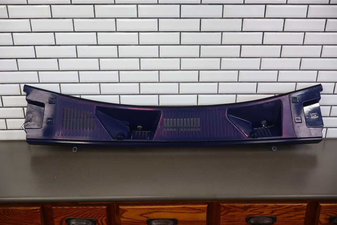 2003 - 2009 Hummer H2 Cowl Vent Panel Center Section *Repaired Tab*