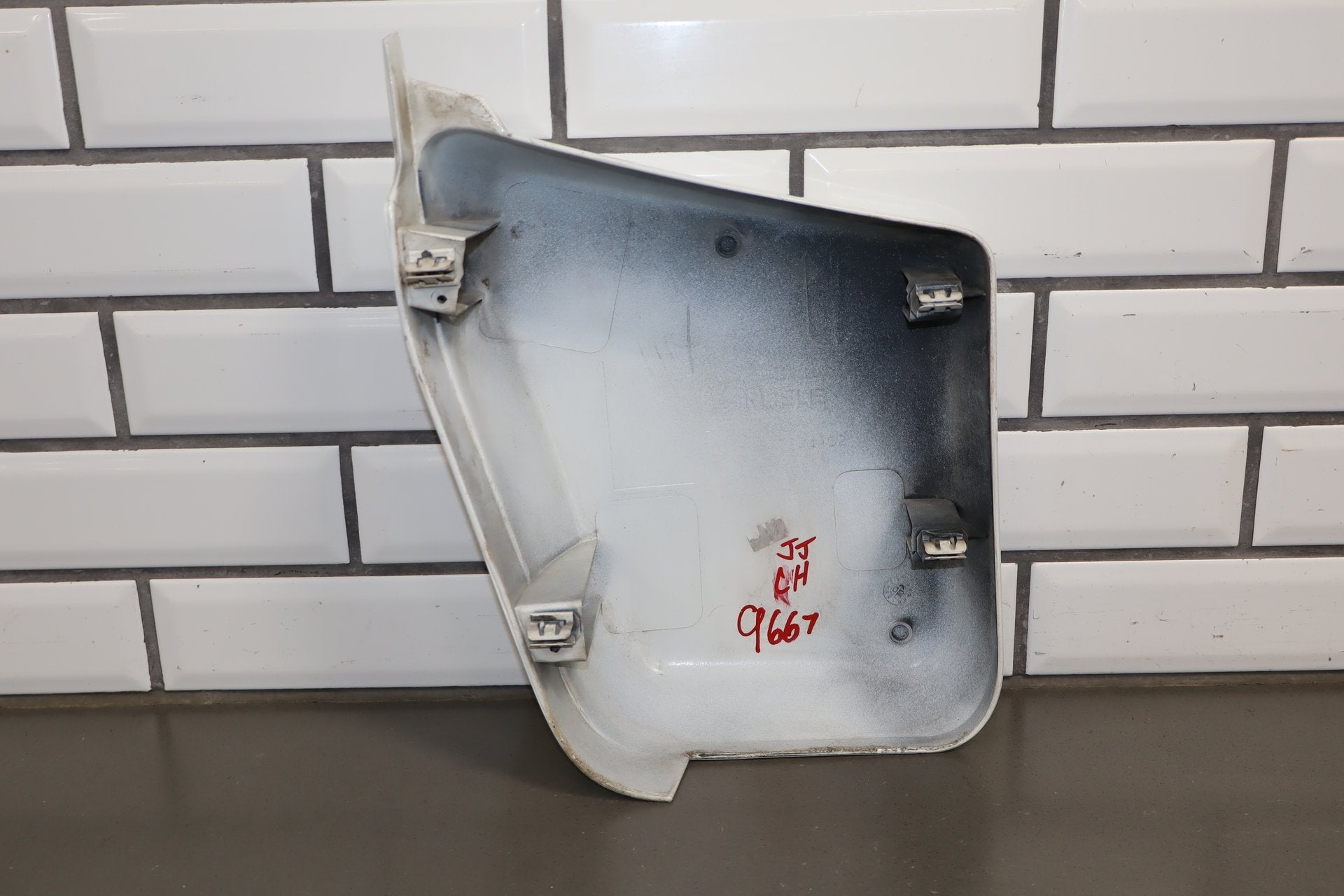 2003-2009 Hummer H2- Driver Left Cowl Vent Panel Cap Olympic White 50