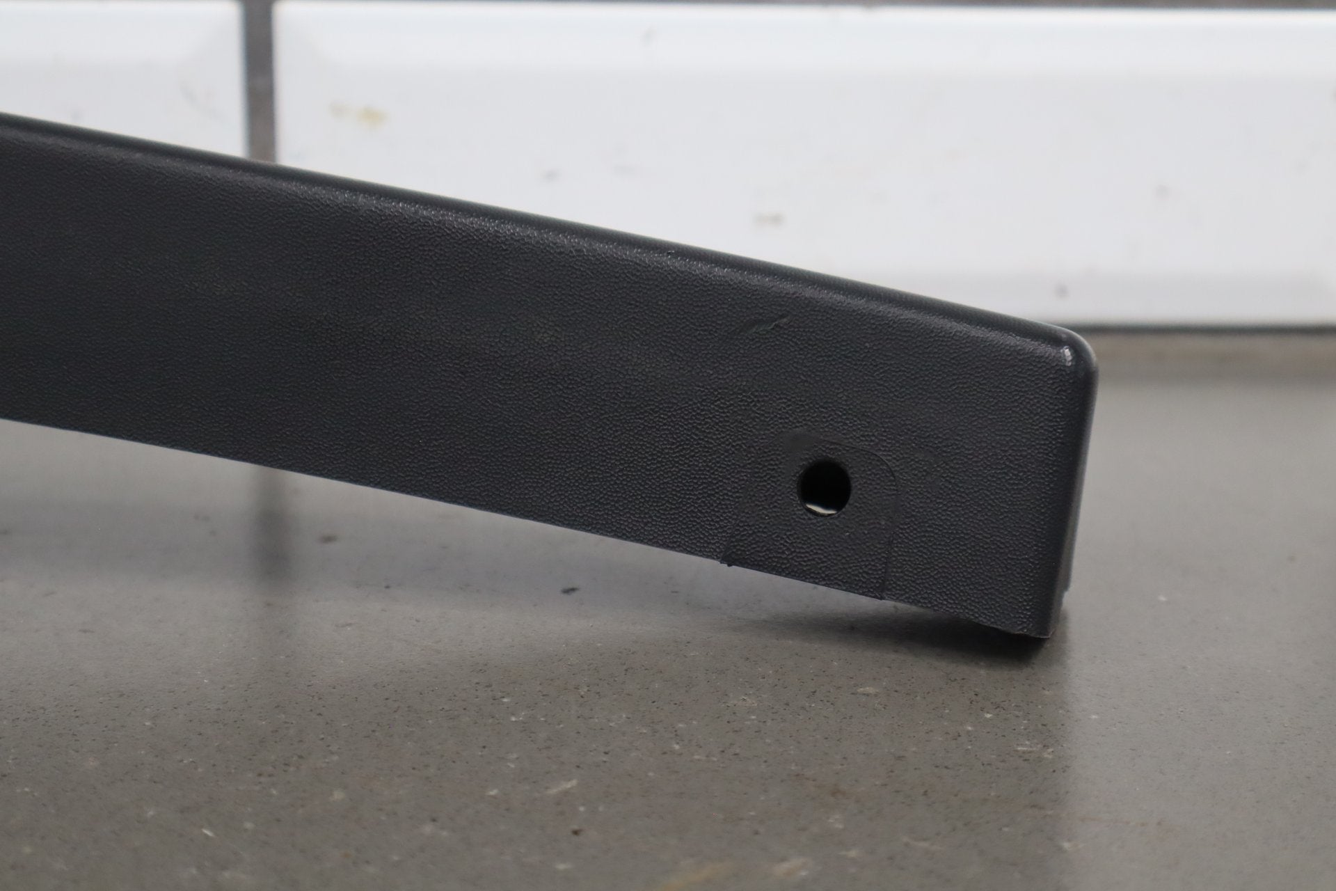 2003-2009 Hummer H2- Driver Left Textured Fender Molding 15132309