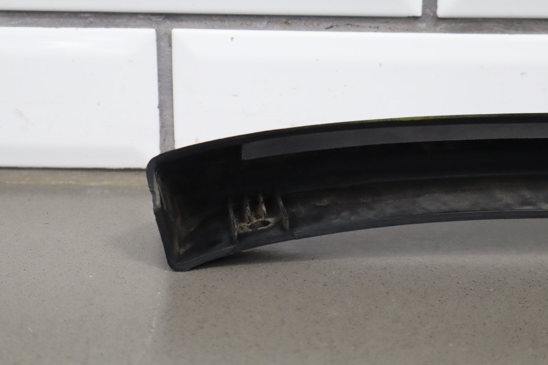 2003-2009 Hummer H2- Driver Left Textured Fender Molding 15132309
