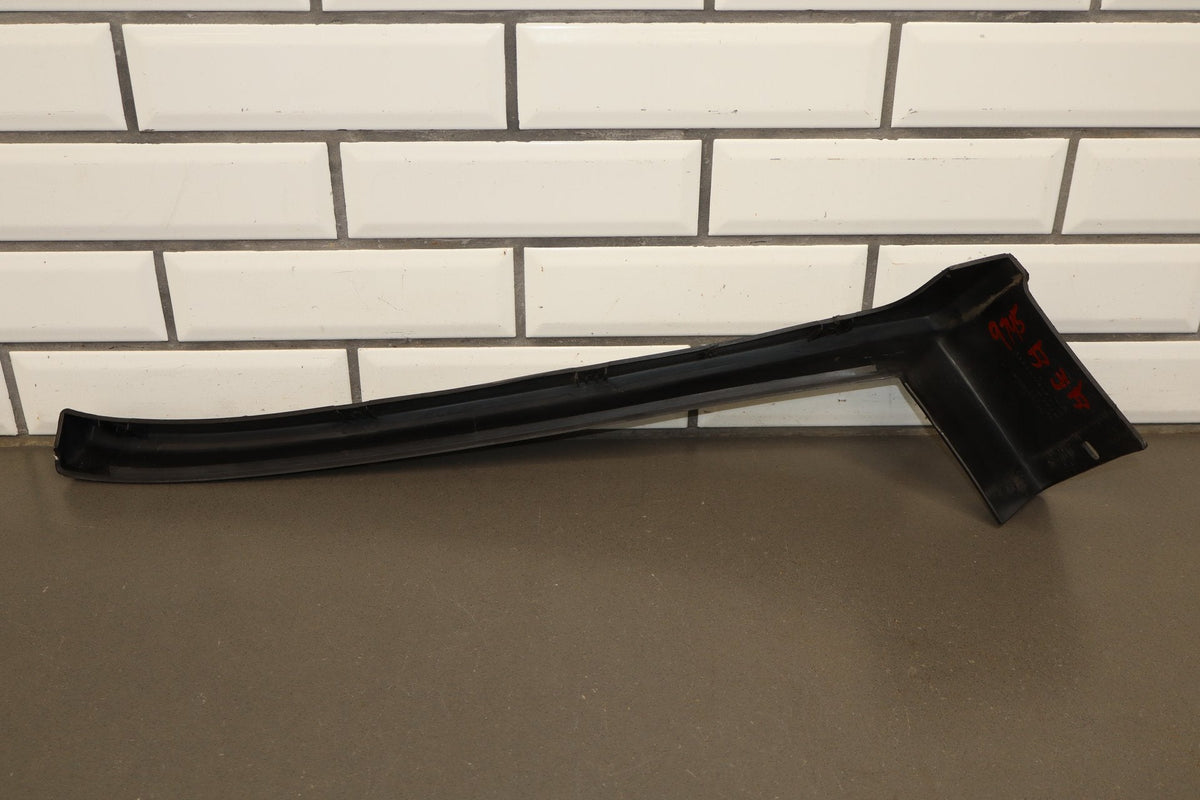 2003-2009 Hummer H2 - Driver Left Textured Fender Molding 15132309