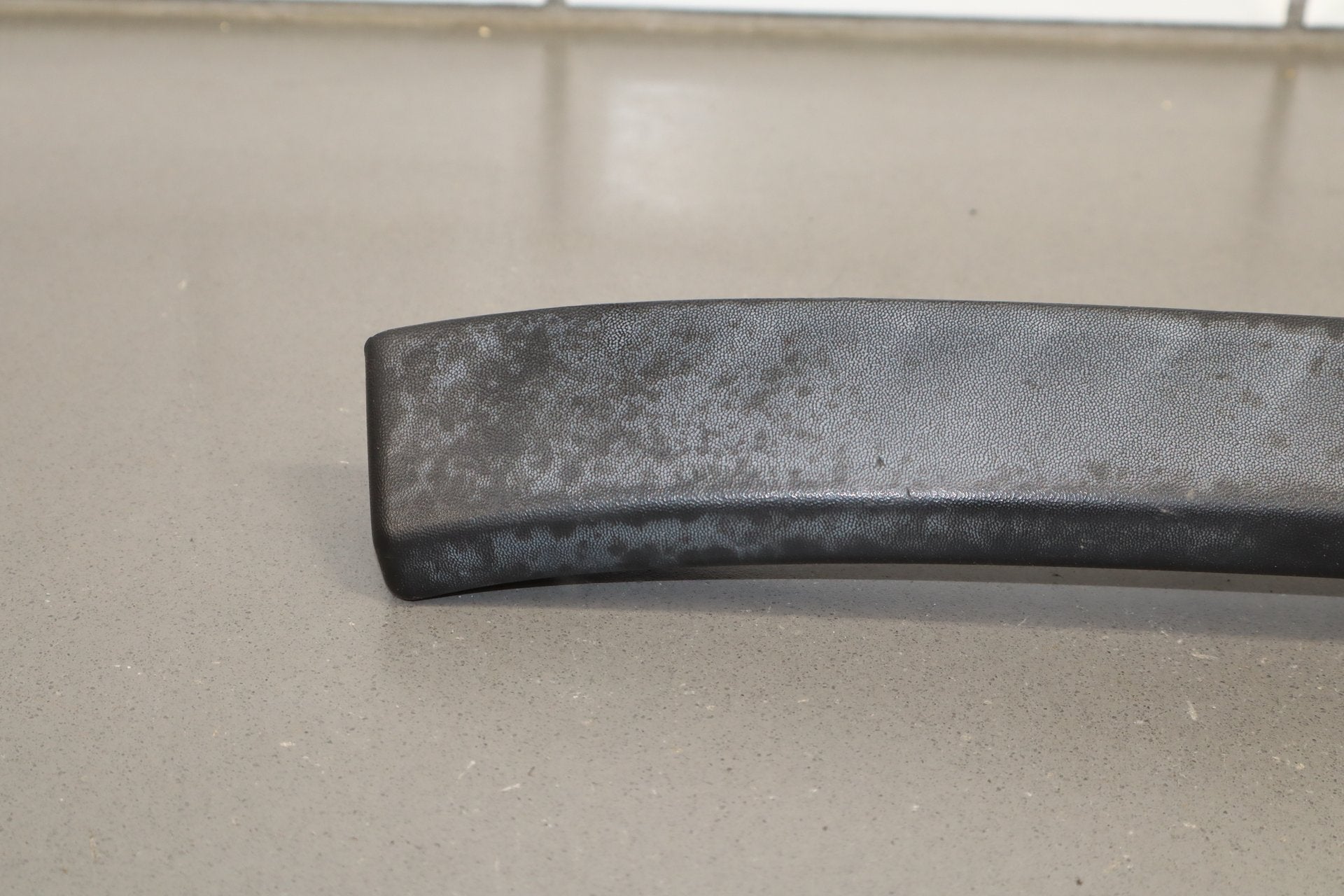 2003-2009 Hummer H2- Driver Left Textured Fender Molding 15132309