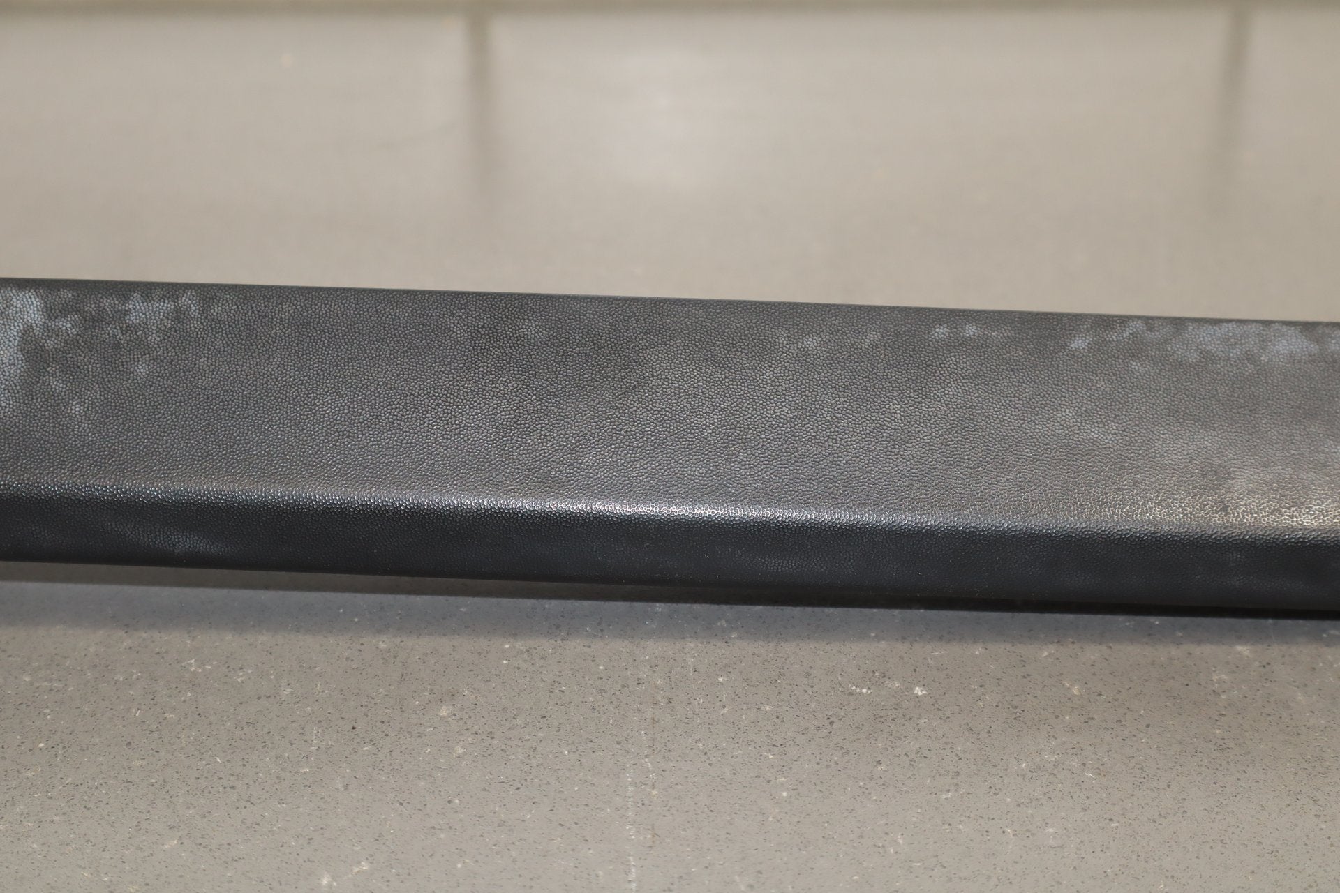 2003-2009 Hummer H2- Driver Left Textured Fender Molding 15132309