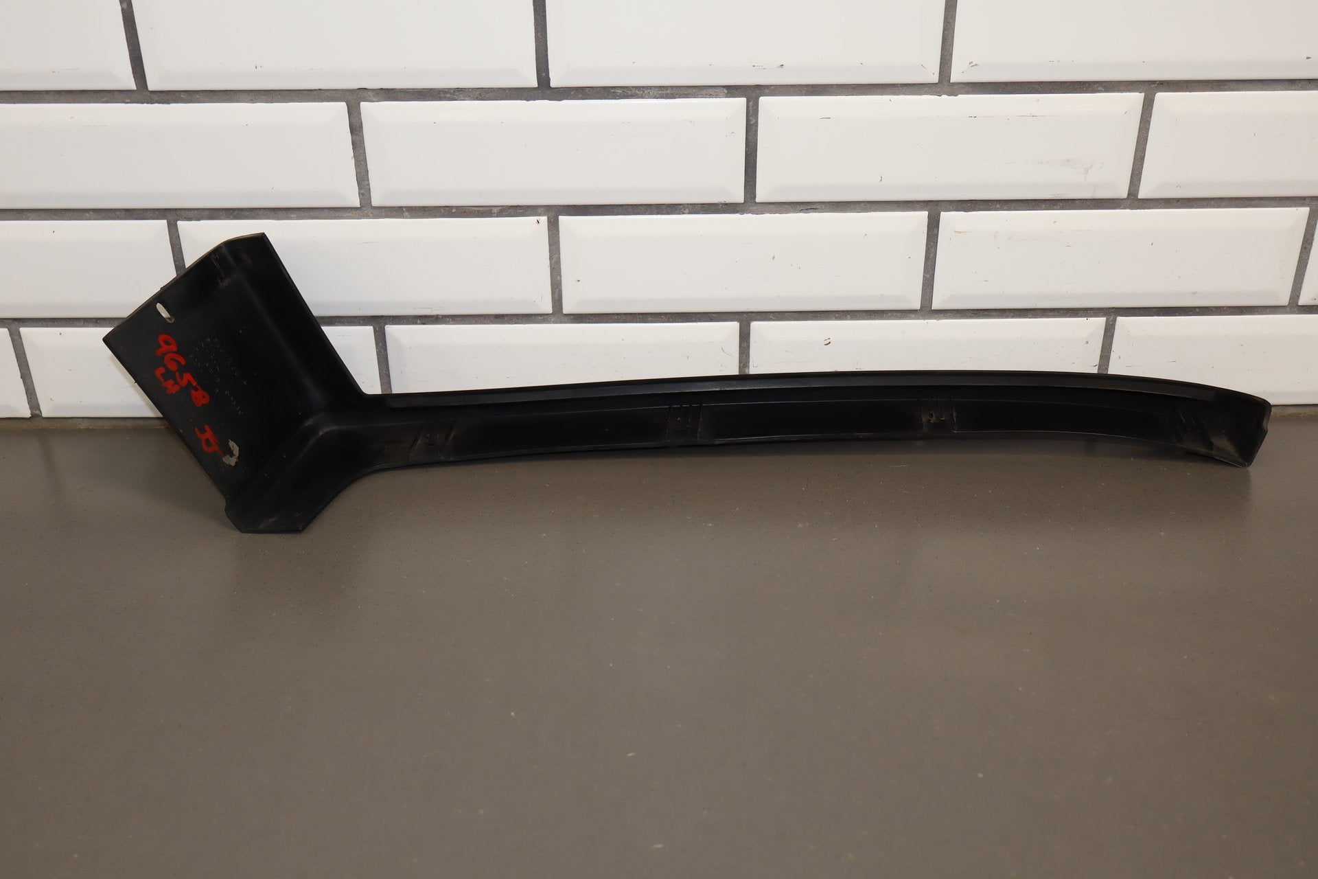 2003-2009 Hummer H2- Driver Left Textured Fender Molding 15132309