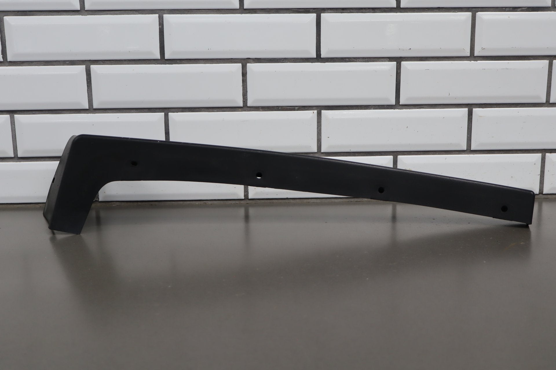 2003-2009 Hummer H2- Driver Left Textured Fender Molding 15132309