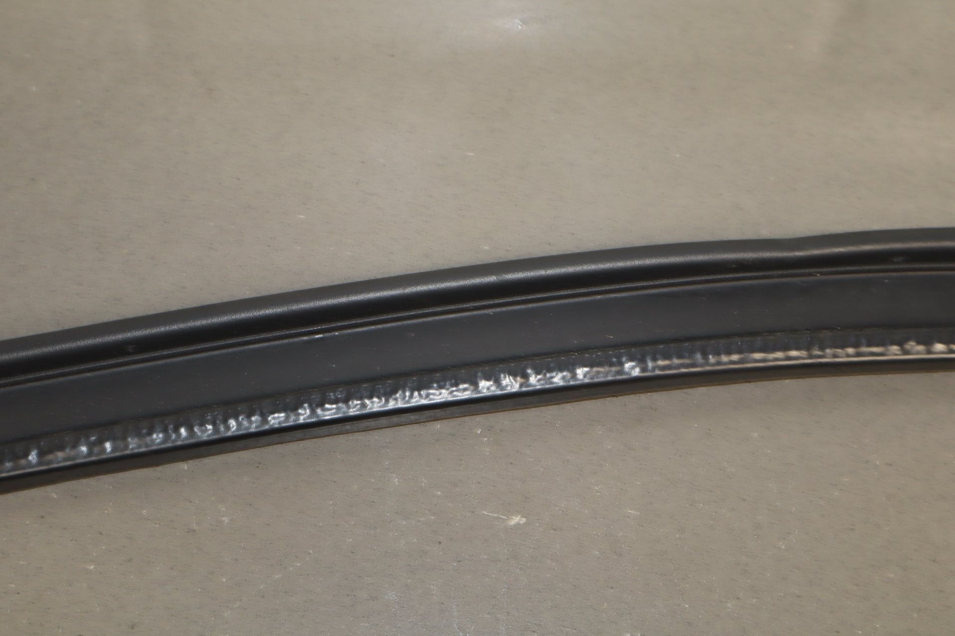 2003-2009 Hummer H2-Driver Quarter Panel to Door Seal Misc 1