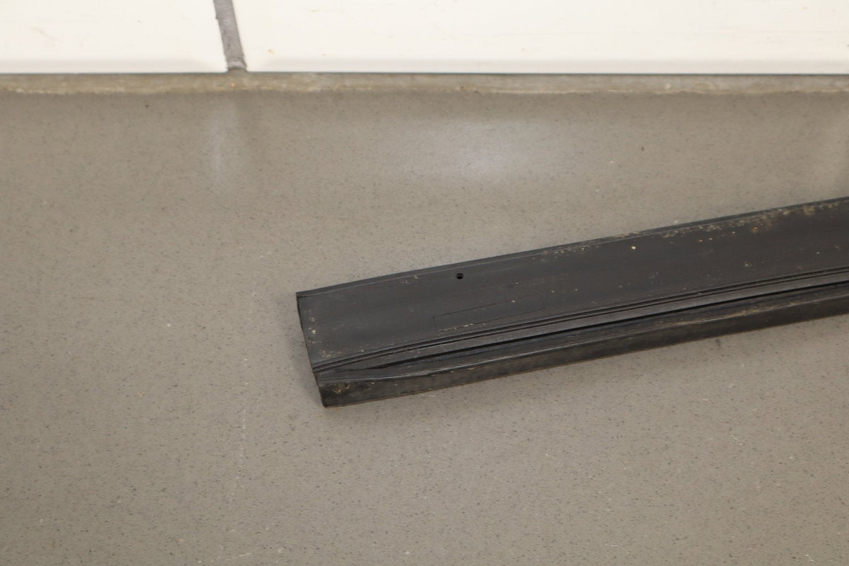 2003-2009 Hummer H2-Driver Quarter Panel to Door Seal Misc 1