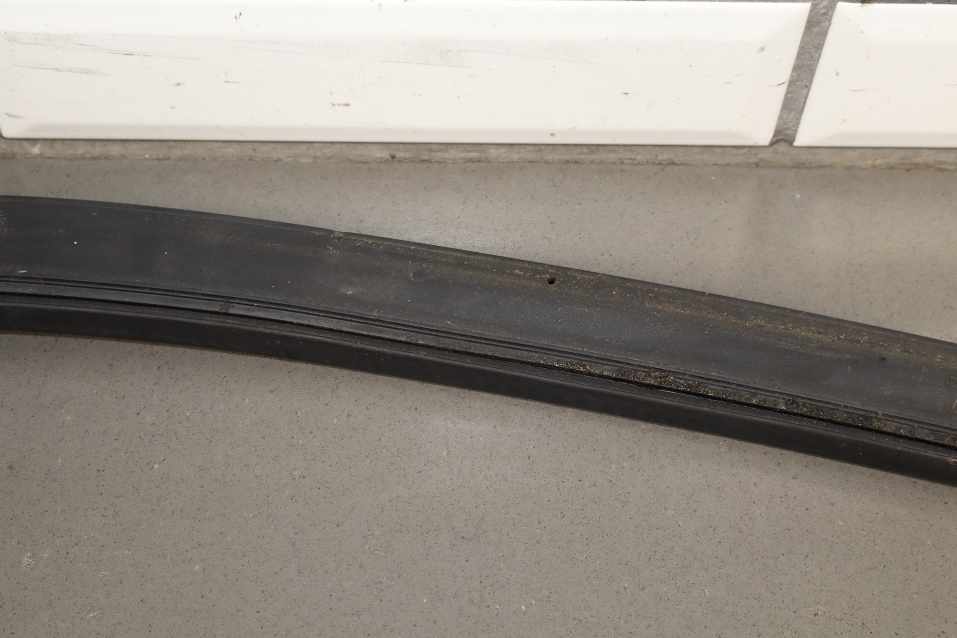2003-2009 Hummer H2-Driver Quarter Panel to Door Seal Misc 1