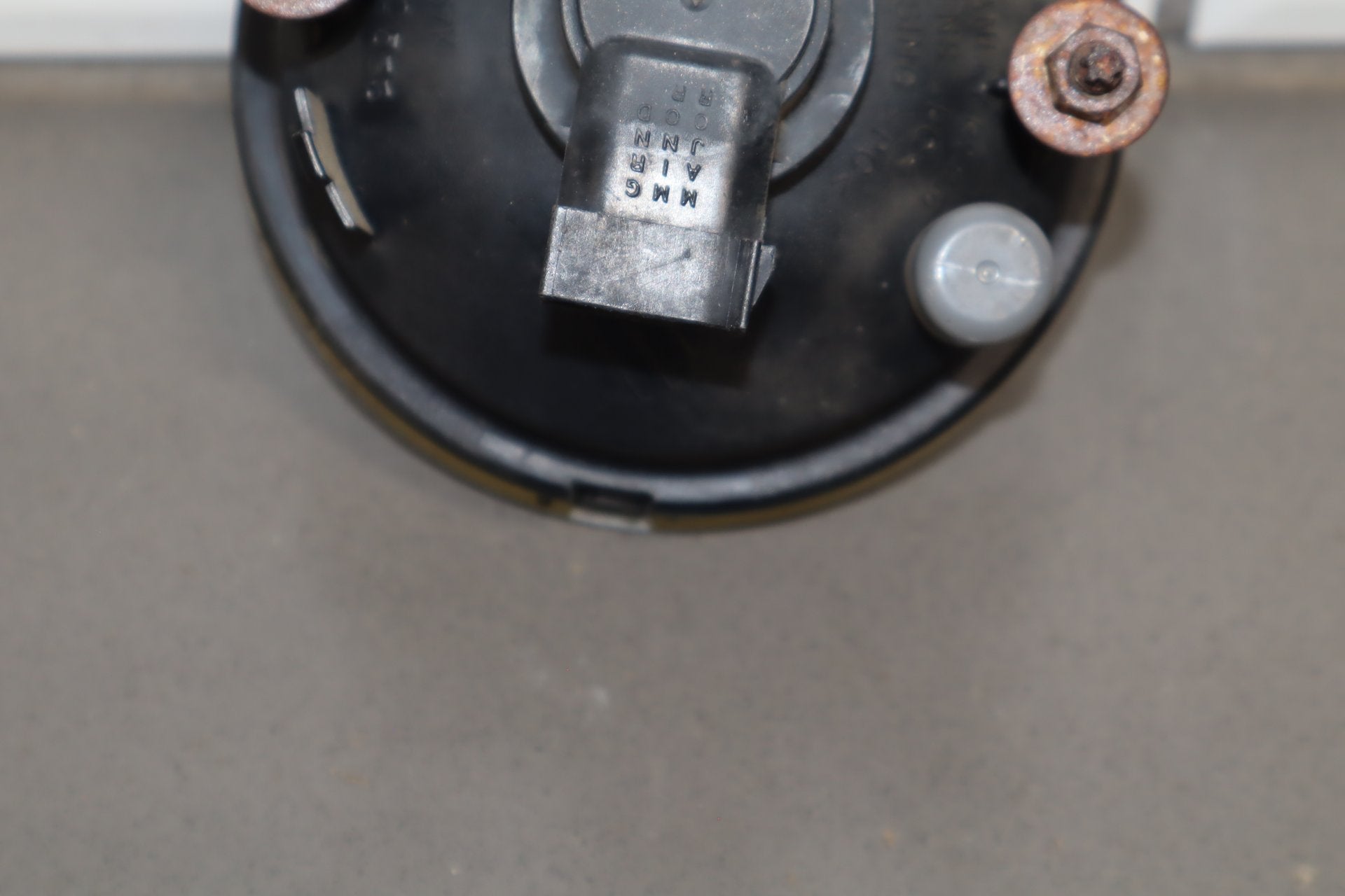 2003-2009 Hummer H2 Fog Lamp- Fits Left or Right 15258697