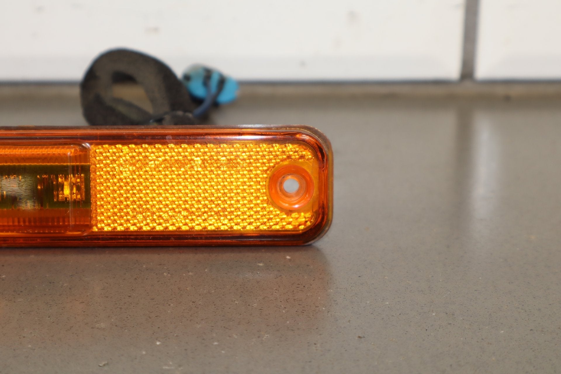 2003-2009 Hummer H2 Front Amber LED Side Marker Light/Lamp Fits Right or Left