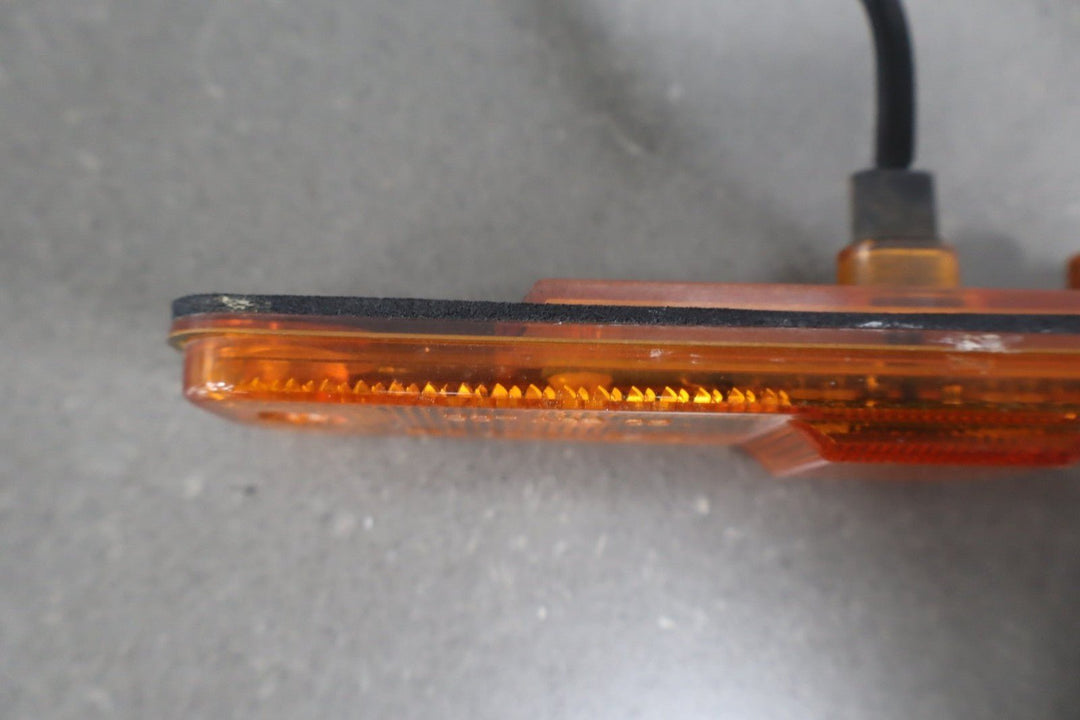 2003 - 2009 Hummer H2 Front Amber LED Side Marker Light/Lamp Fits Right or Left