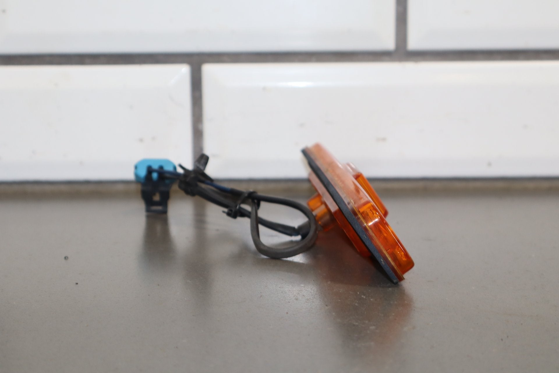 2003-2009 Hummer H2 Front Amber LED Side Marker Light/Lamp Fits Right or Left