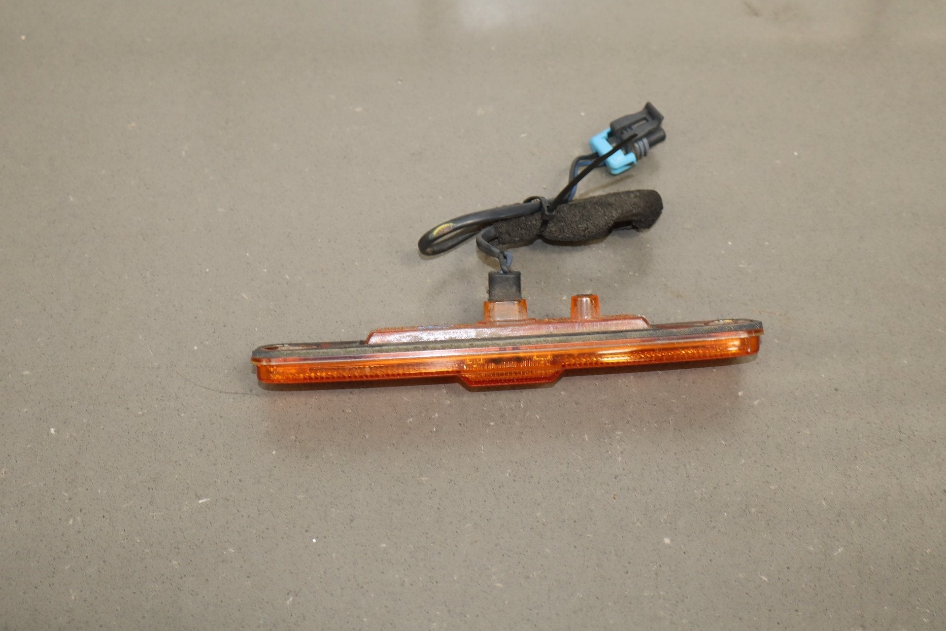 2003-2009 Hummer H2 Front Amber LED Side Marker Light/Lamp Fits Right or Left