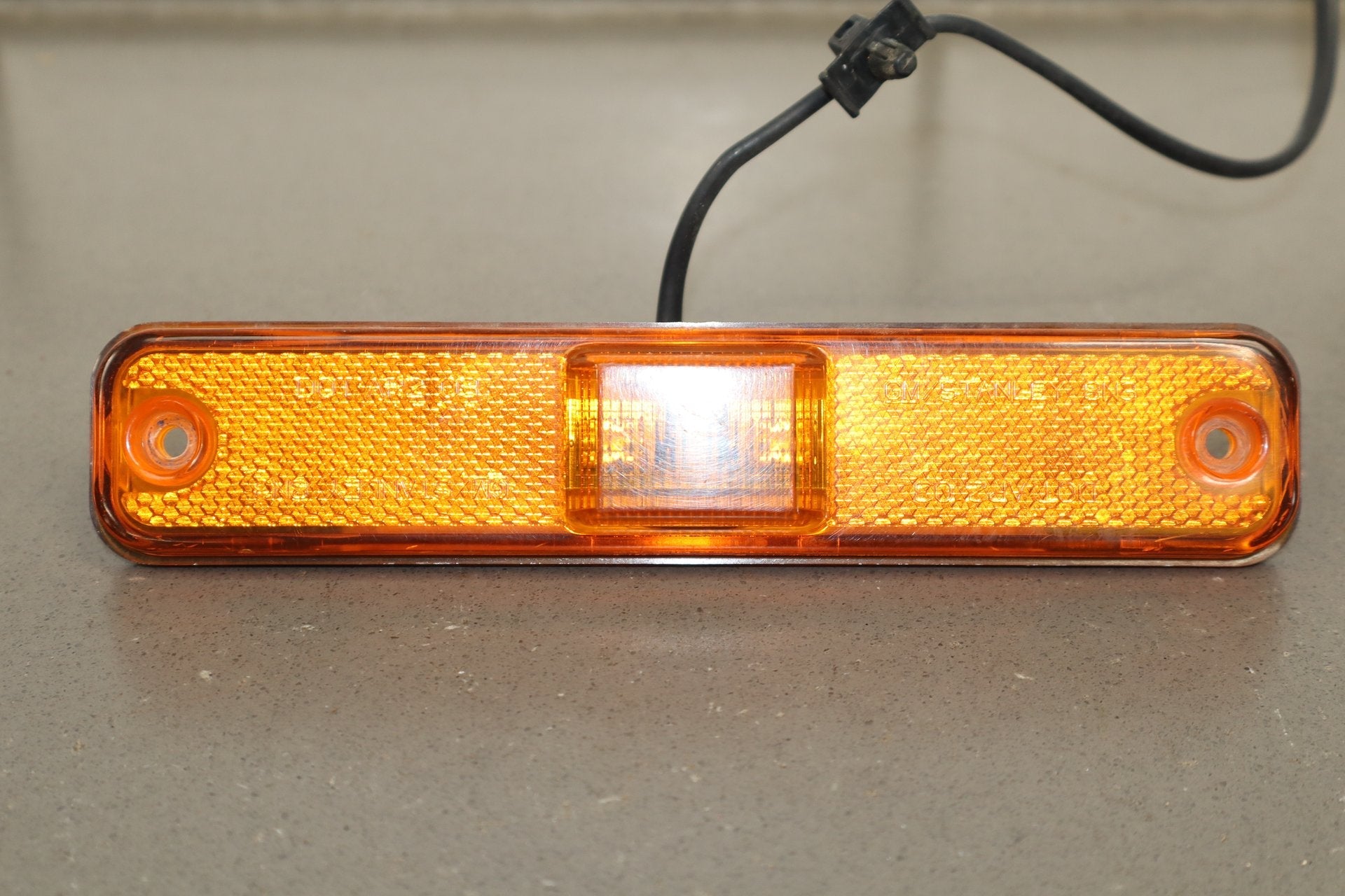 2003-2009 Hummer H2 Front Amber LED Side Marker Light/Lamp Fits Right or Left