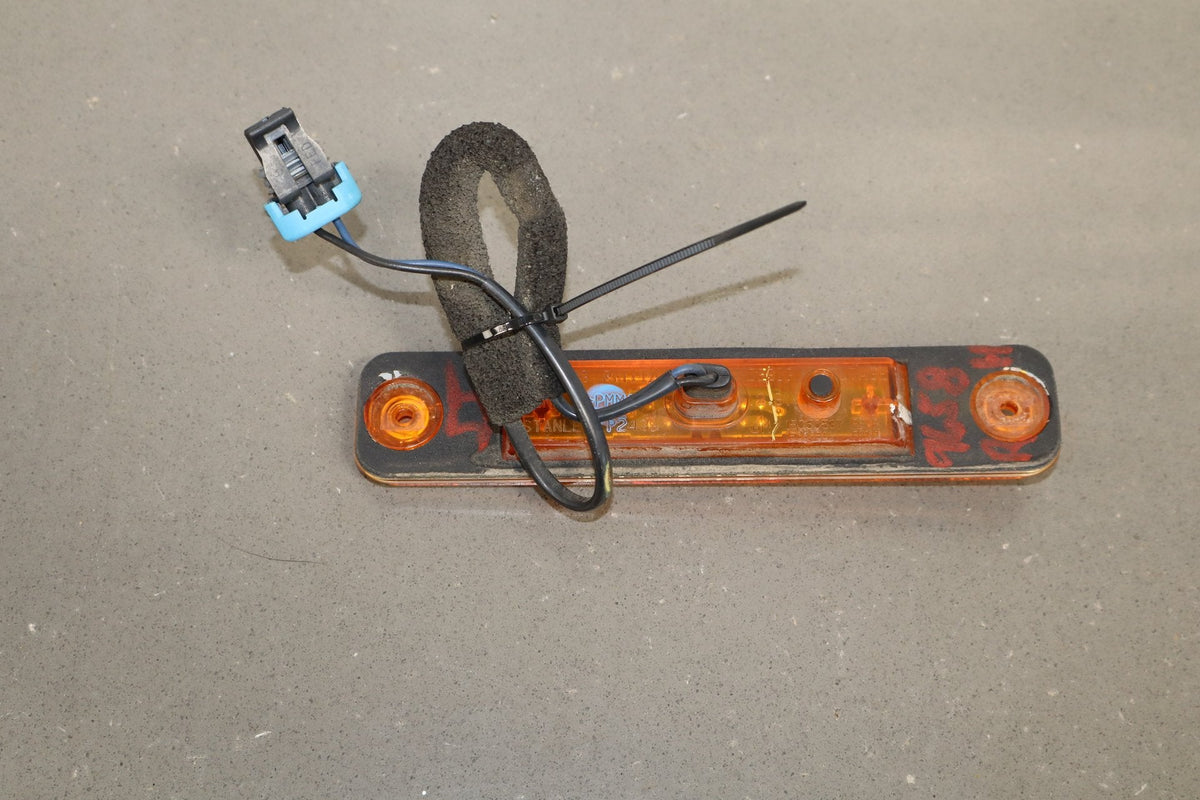 2003-2009 Hummer H2 Front Amber LED Side Marker Light/Lamp Fits Right or Left