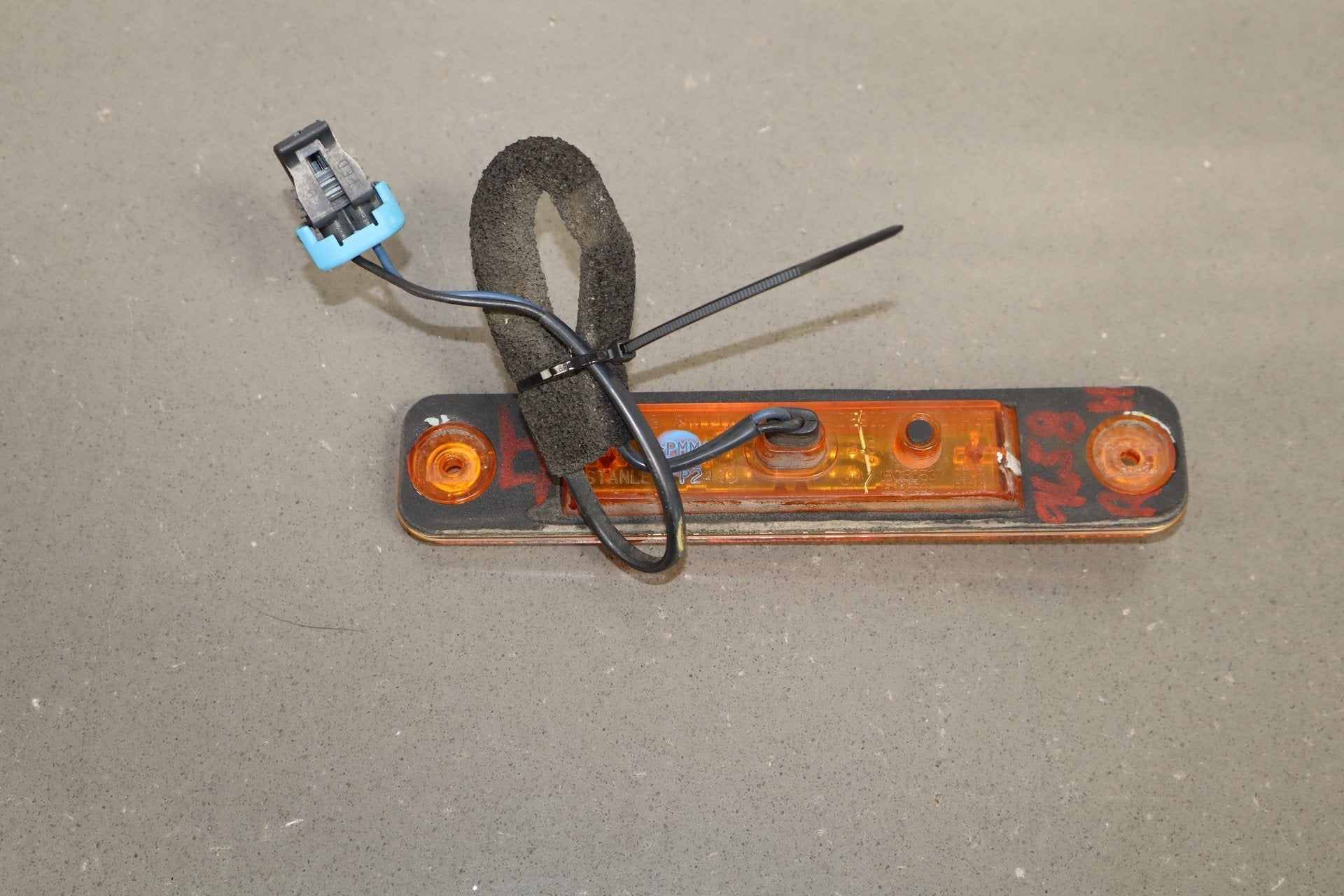 2003-2009 Hummer H2 Front Amber LED Side Marker Light/Lamp Fits Right or Left