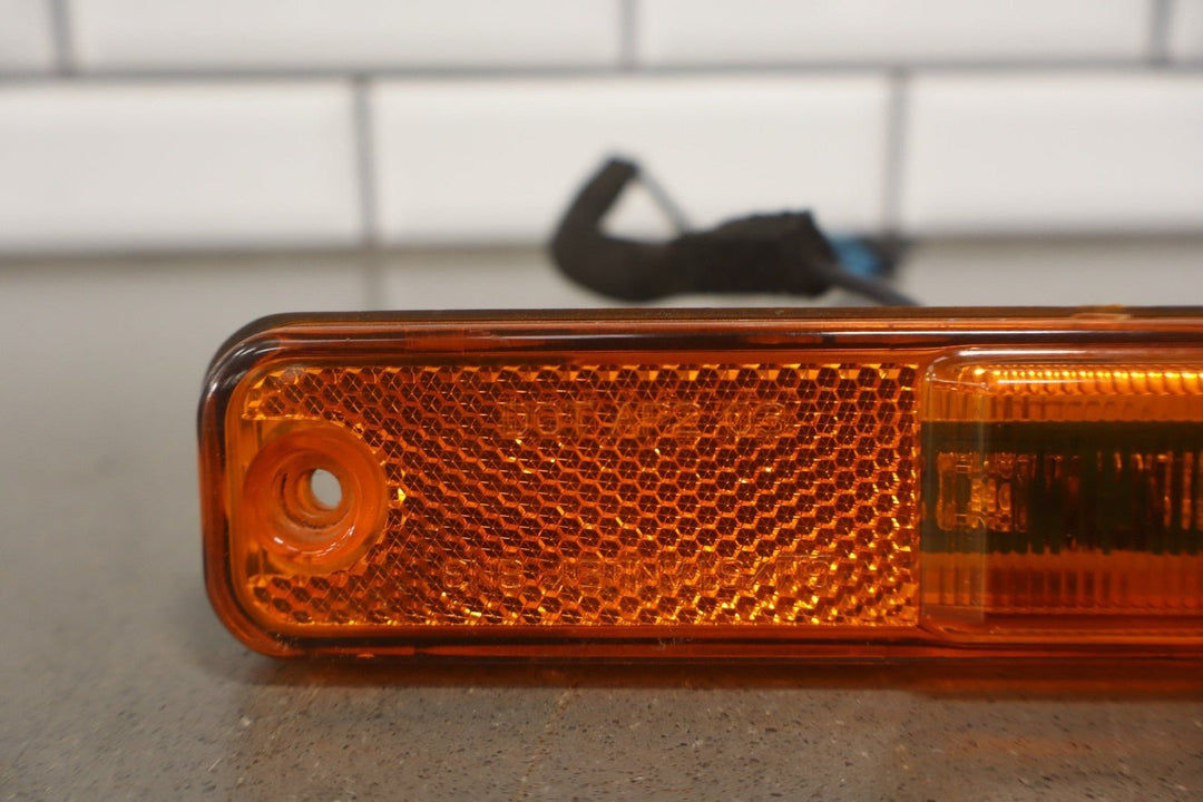 2003 - 2009 Hummer H2 Front Amber LED Side Marker Light/Lamp Fits Right or Left