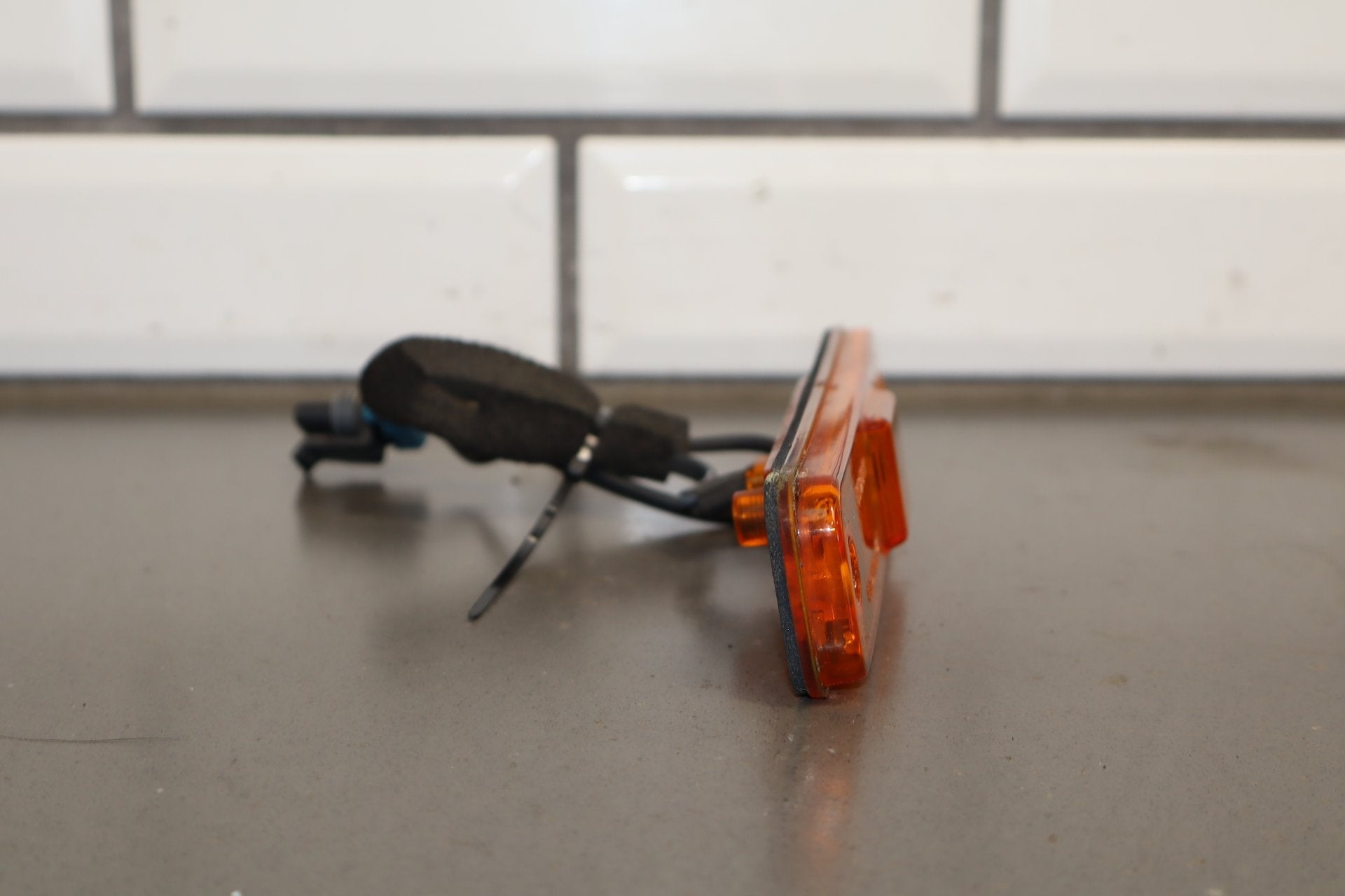 2003-2009 Hummer H2 Front Amber LED Side Marker Light/Lamp Fits Right or Left