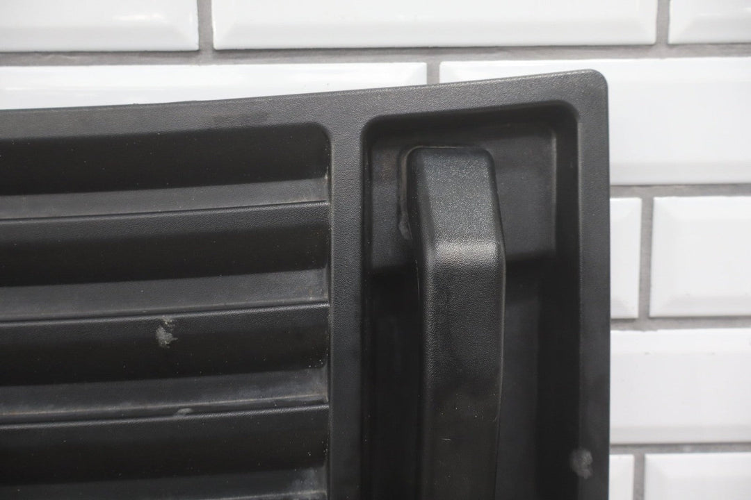 2003 - 2009 Hummer H2 Hood Mounted Grille W/Black Handles 25928163 OEM