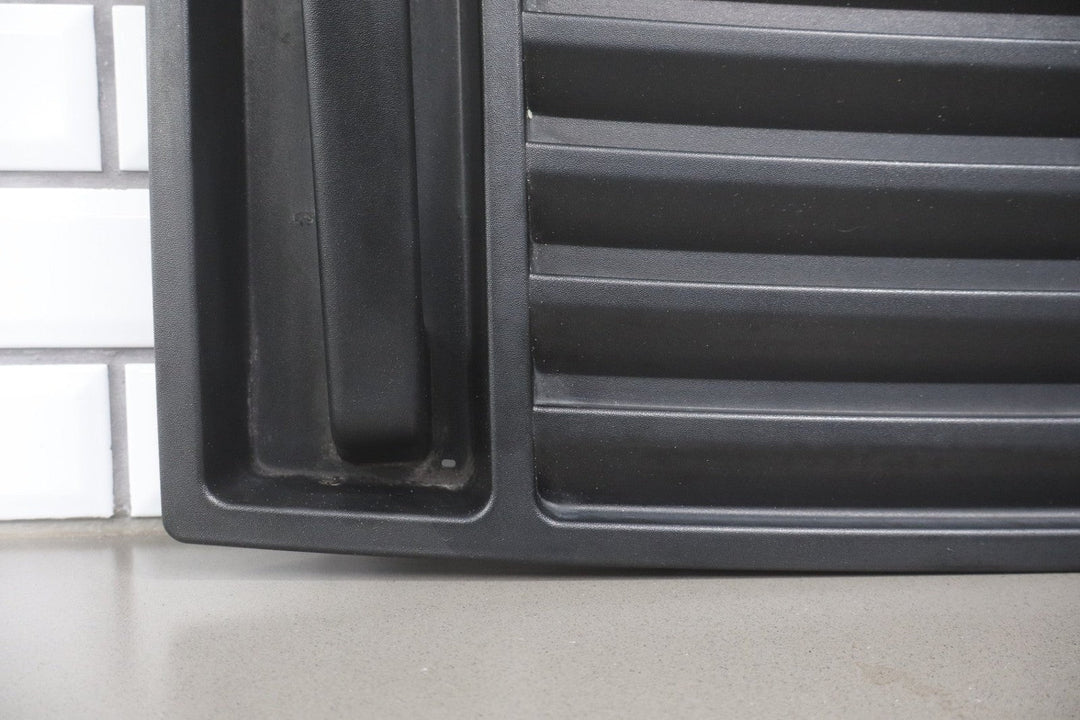 2003 - 2009 Hummer H2 Hood Mounted Grille W/Black Handles 25928163 OEM