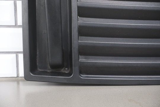 2003 - 2009 Hummer H2 Hood Mounted Grille W/Black Handles 25928163 OEM