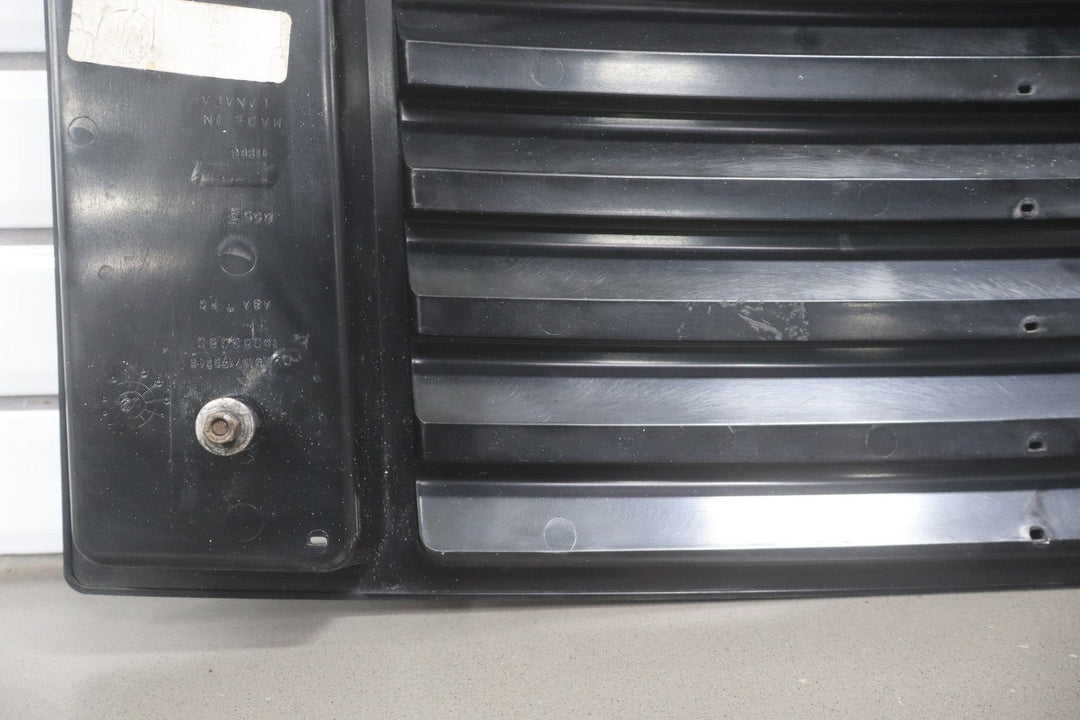 2003 - 2009 Hummer H2 Hood Mounted Grille W/Black Handles 25928163 OEM